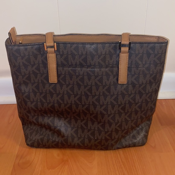 Michael Kors Jet Set Travel Tote Bag - Picture 2 of 7